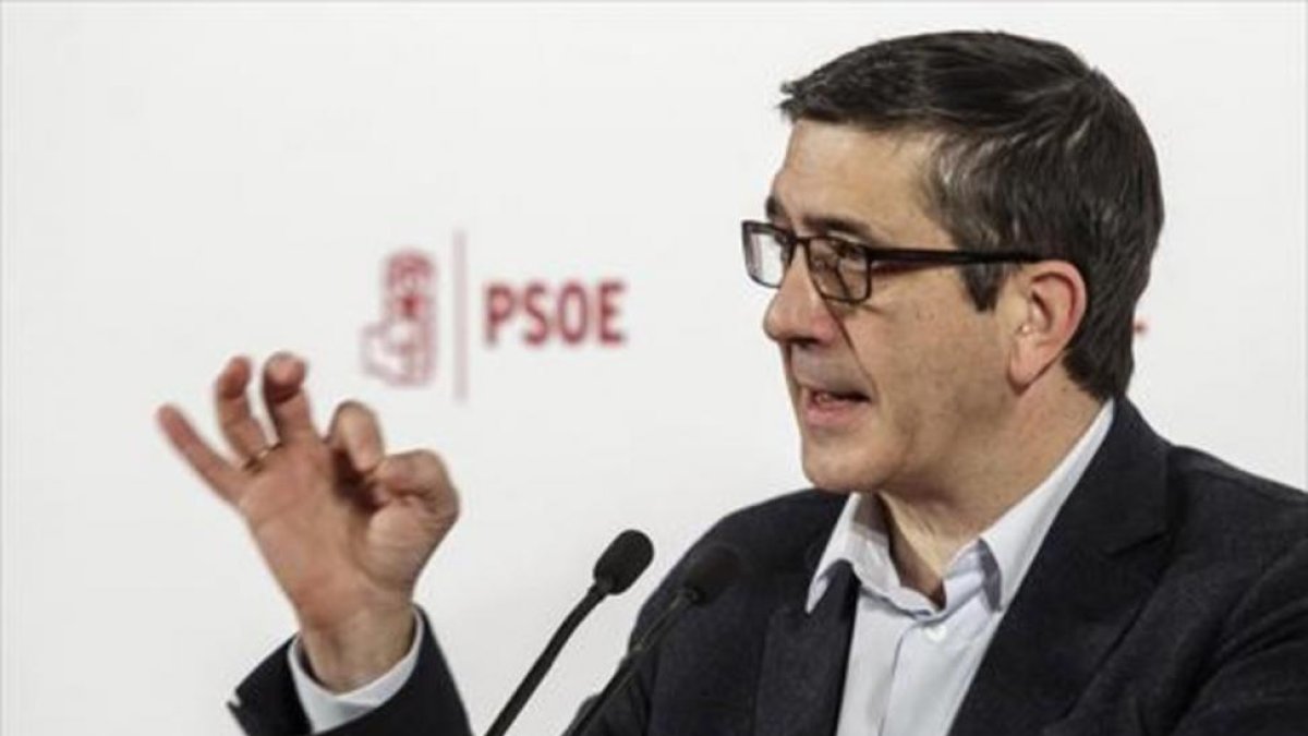 Patxi López, durante su participación en un acto con militantes del PSOE en Burgos.