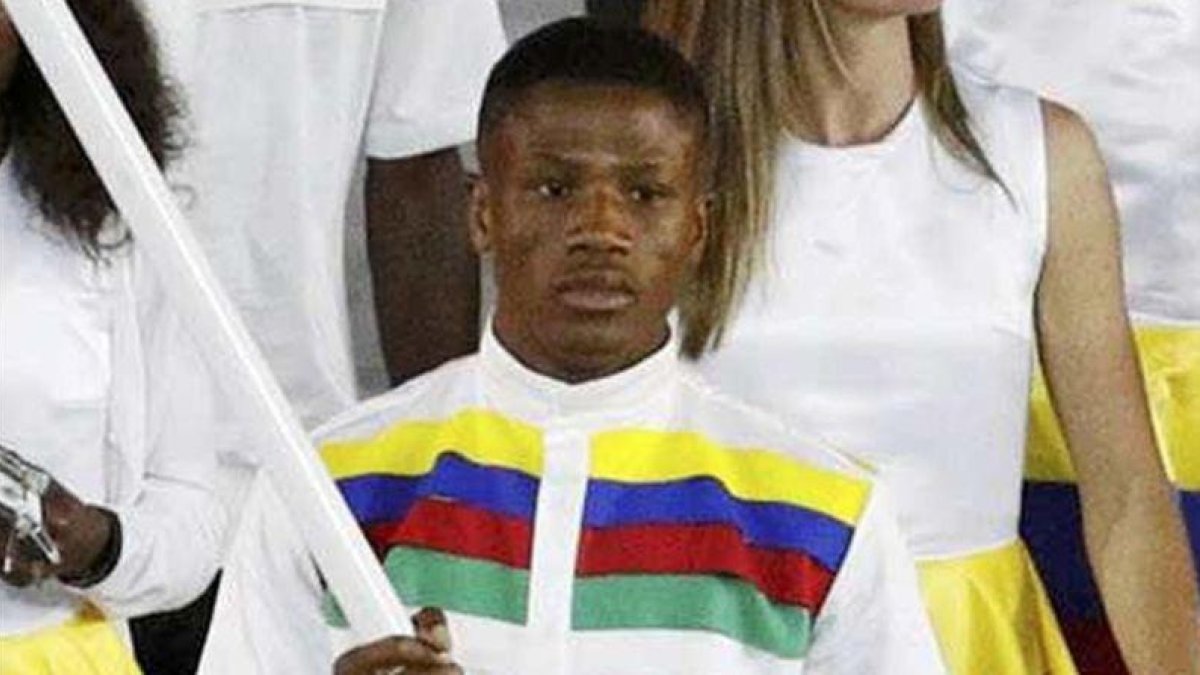 El boxeador Jonas Junius fue abanderado de Namibia.