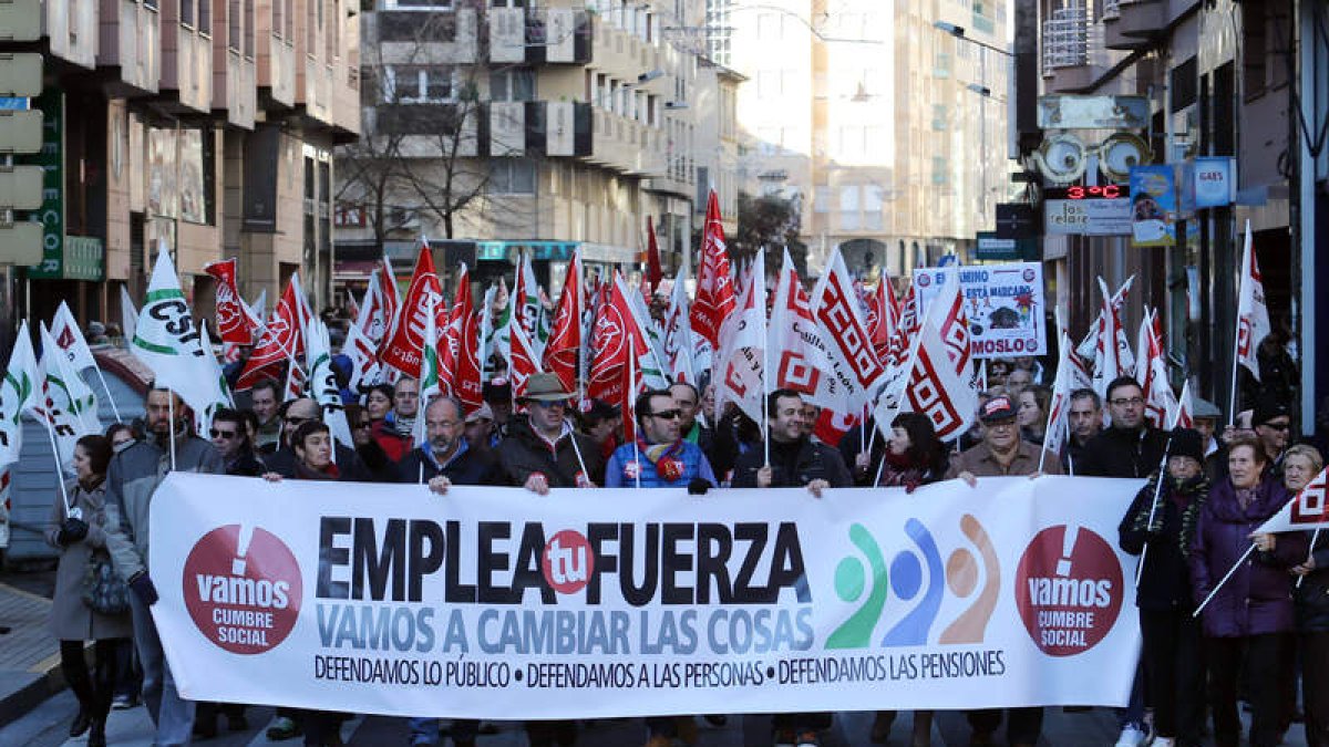 La marcha de Ponferrada congregó a 500 personas.