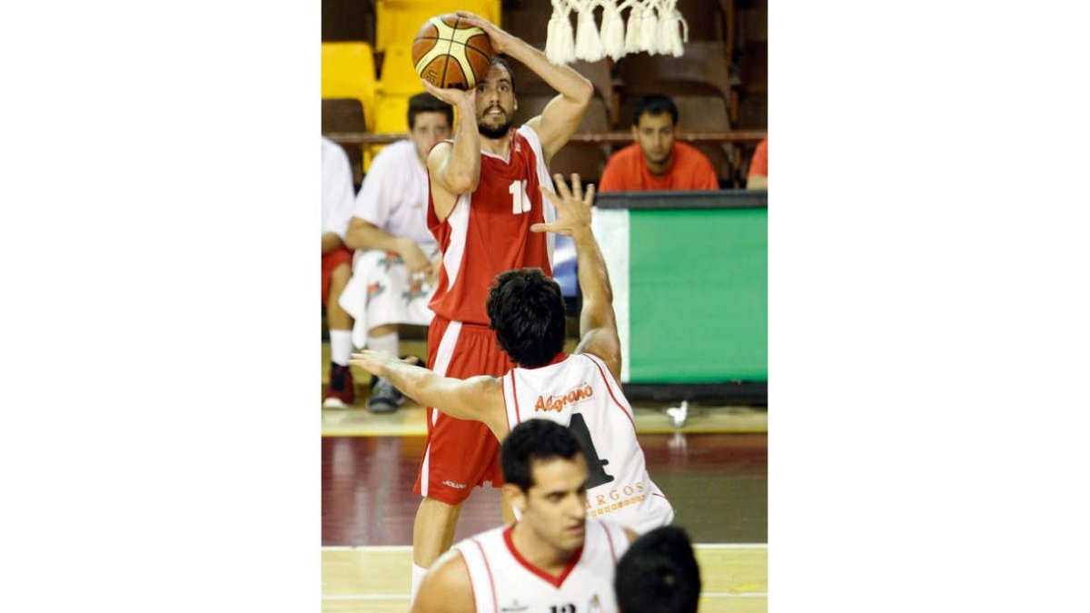 El juego exterior del Puertalia le valió la victoria.