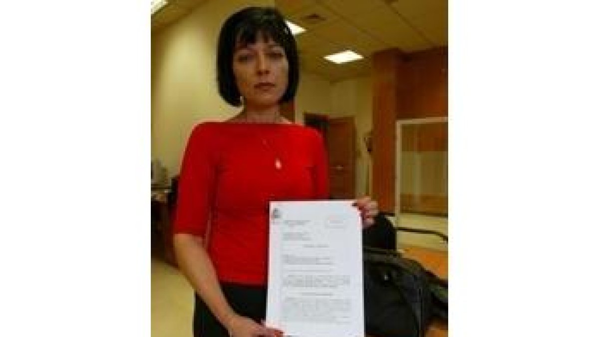 María Soledad Moreno muestra la sentencia judicial que le favorece