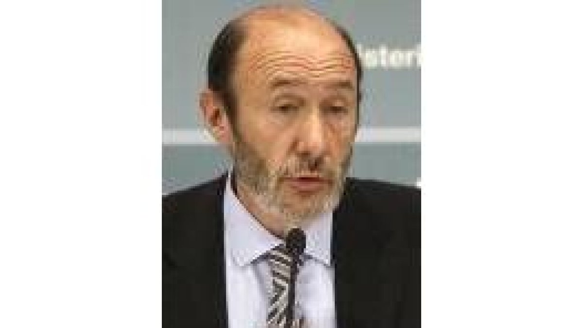 Rubalcaba durante la rueda de prensa que ofreció ayer