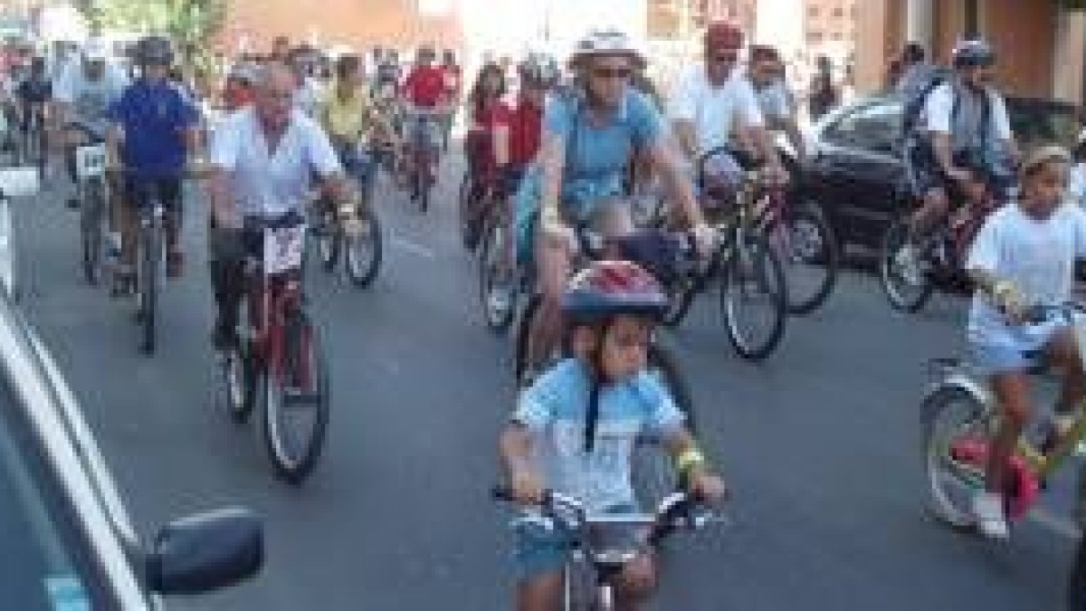Un momento de la marcha cicloturista en la que participaron más de 600 personas