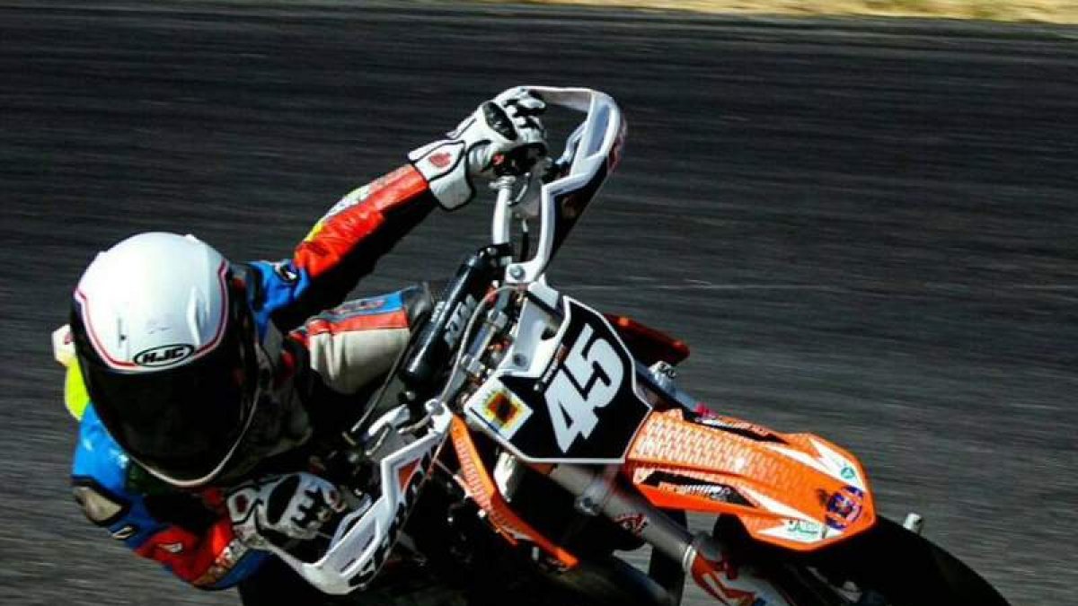 Sergio González Vallinas ha firmado un 2016 espectacular con dos títulos y un tercer puesto. AITOR