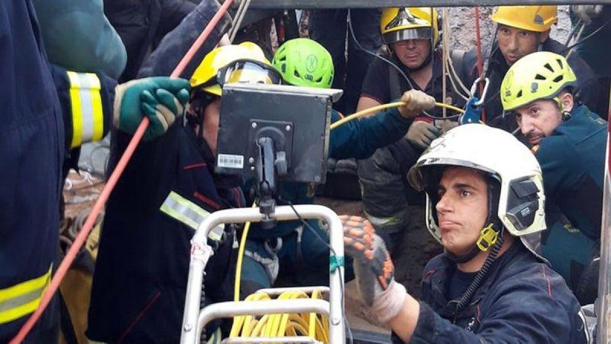El padre del niño Julen, que se cayó en un pozo de Totalán (Málaga) el pasado domingo, agradece los esfuerzos de los equipos de rescate.