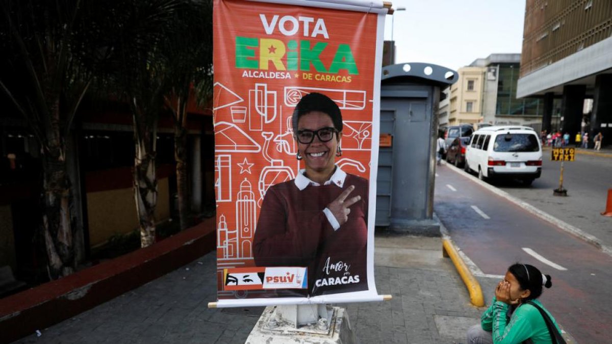 Cartel electoral de Erika Farias, candidata chavista a alcalde al distrito Libertador.