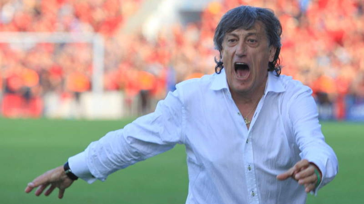La mejora del Albacete desde la llegada del entrenador Enrique Martín Monreal la indica la clasificación. EL DEPORTE DE ALBACETE