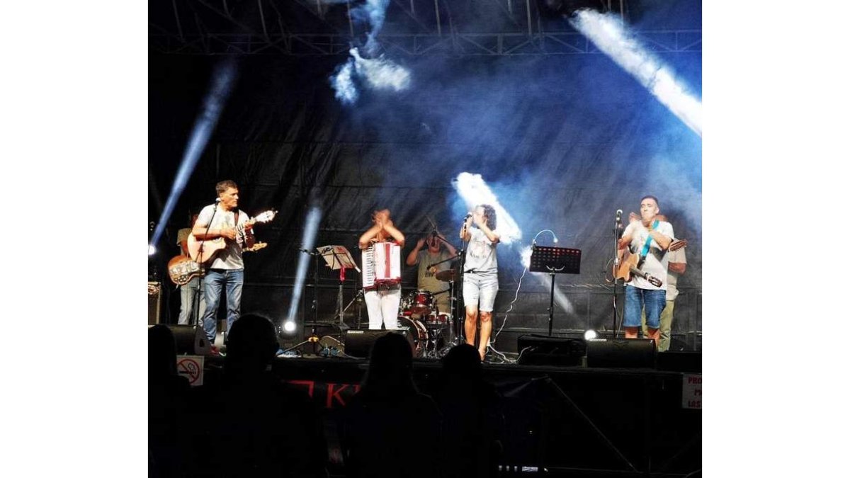 Actuación musical en Bembibre, este mes de agosto. CEBRONES
