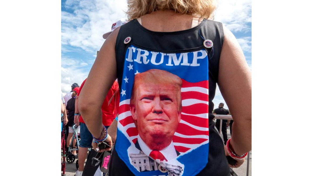 Una partidaria de Trump, en Florida. CRISTOBAL HERRERA-ULASHKEVICH
