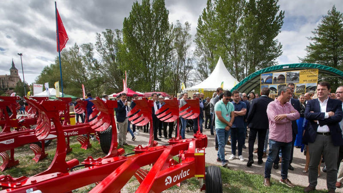 Mañueco en la inauguración de la LXI Feria Nacional de maquinaria agrícola de Lerma. SANTI OTERO