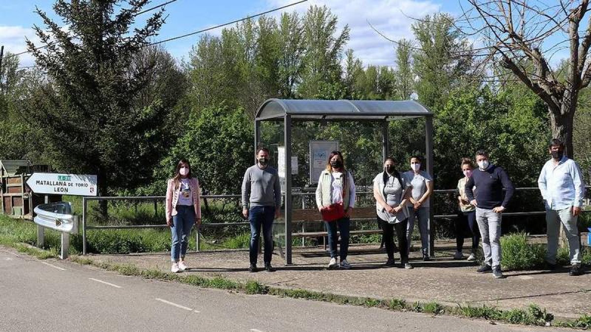 Los y las responsables socialistas se desplazaron a Manzaneda. DL