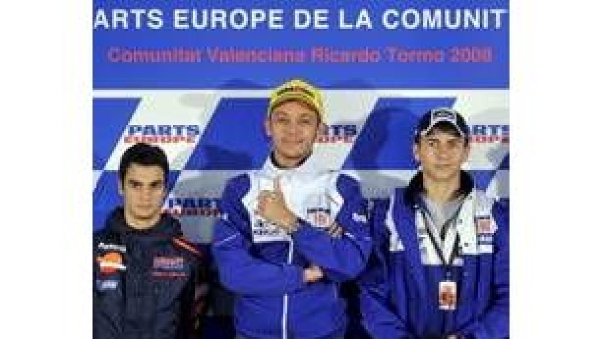 Pedrosa, Rossi y Lorenzo posaron ayer juntos en Valencia