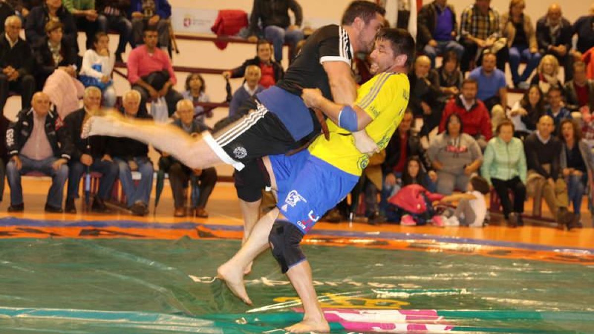 Cualquiera de los tres hubiera sido merecido campeón, hasta los últimos agarres la liga en juego para el Oso, Edu, ‘el Potrillo’ Bulnes y Caberín... y Bahíllo con ellos. A. B.