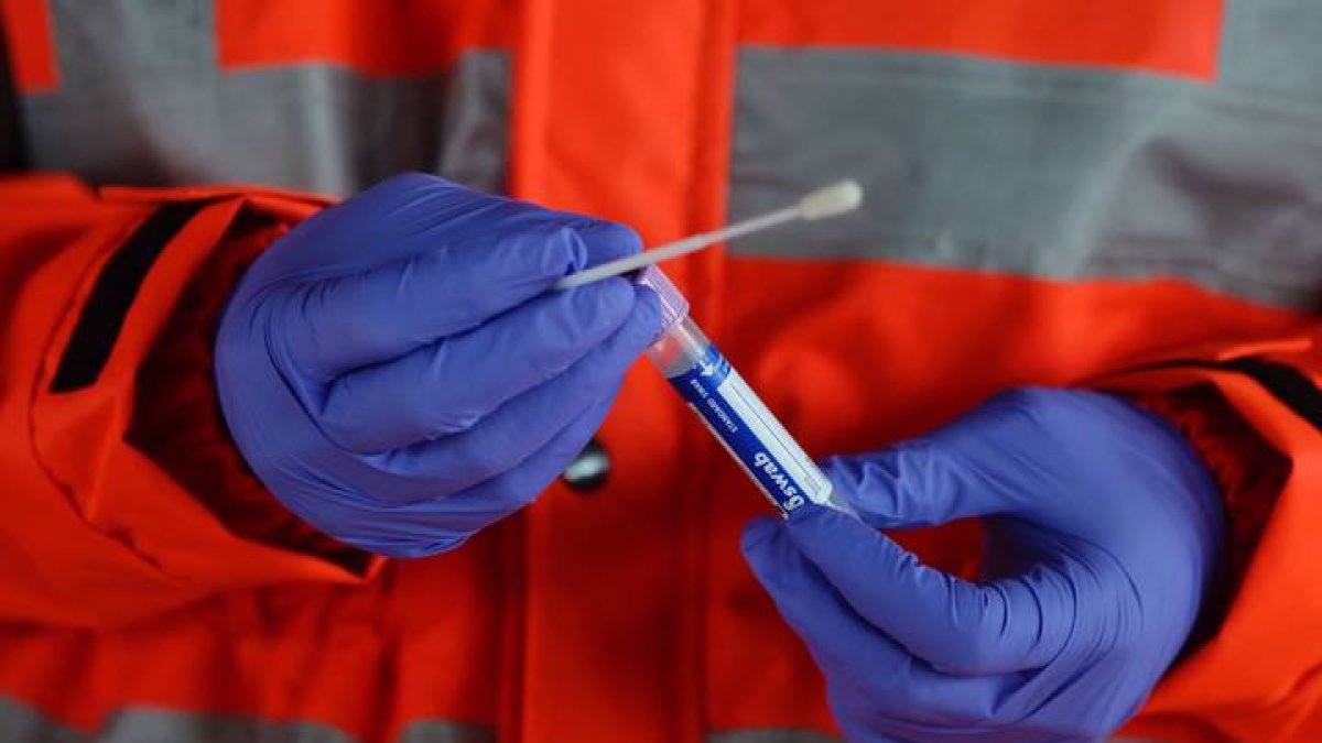 Toma de muestras Covid-Auto para la posterior realización de test PCR. NACHO GALLEGO