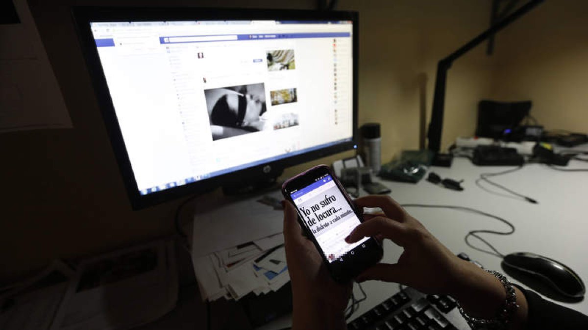 El uso no controlado de las redes sociales puede provocar trastornos psiquiátricos.