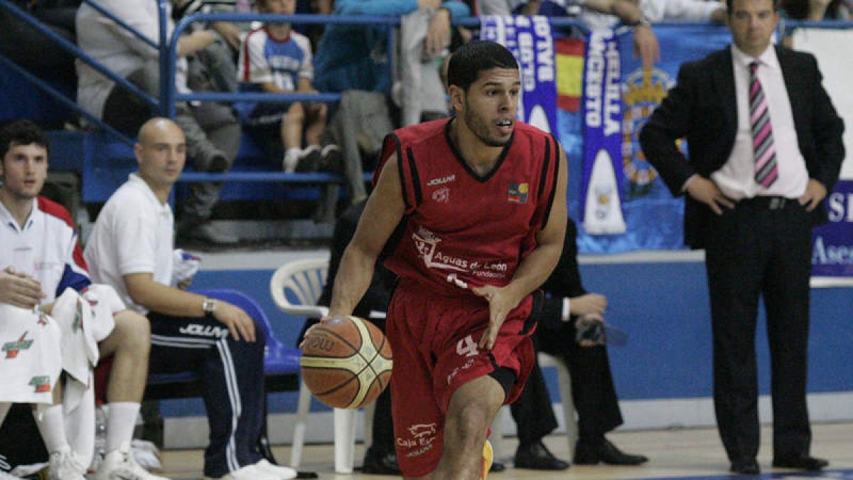 Quezada, con 19 puntos, fue el máximo anotador junto a Durley.