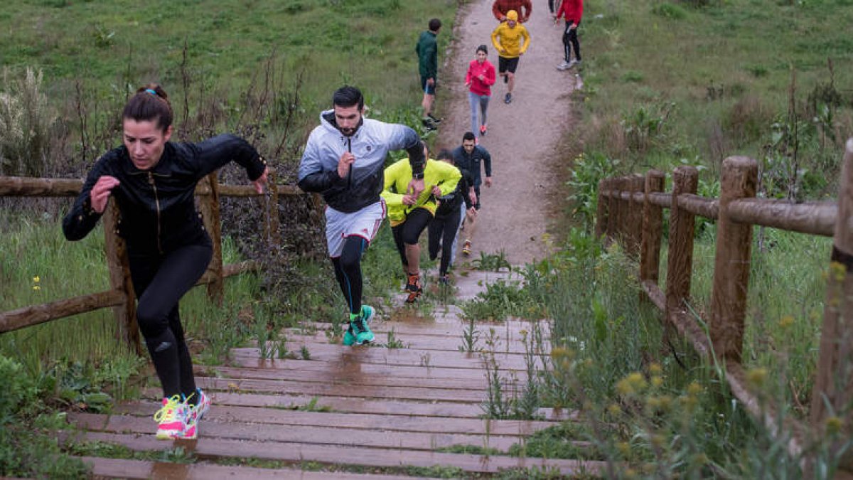 Dos momentos del entrenamiento para la Farinato Race. SPORTMEDIA