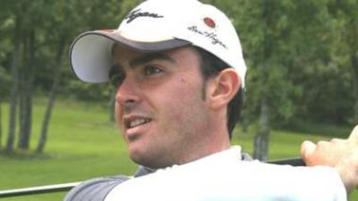 Empieza ya a ser habitual ver al golfista leonés entre los mejores de cada torneo.