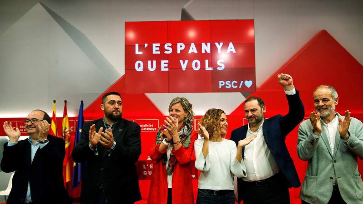 Iceta, Lamuà, Mínguez, Batet, Ábalos y Ruiz durante el Consejo Nacional del PSC. ALEJANDRO GARCÍA