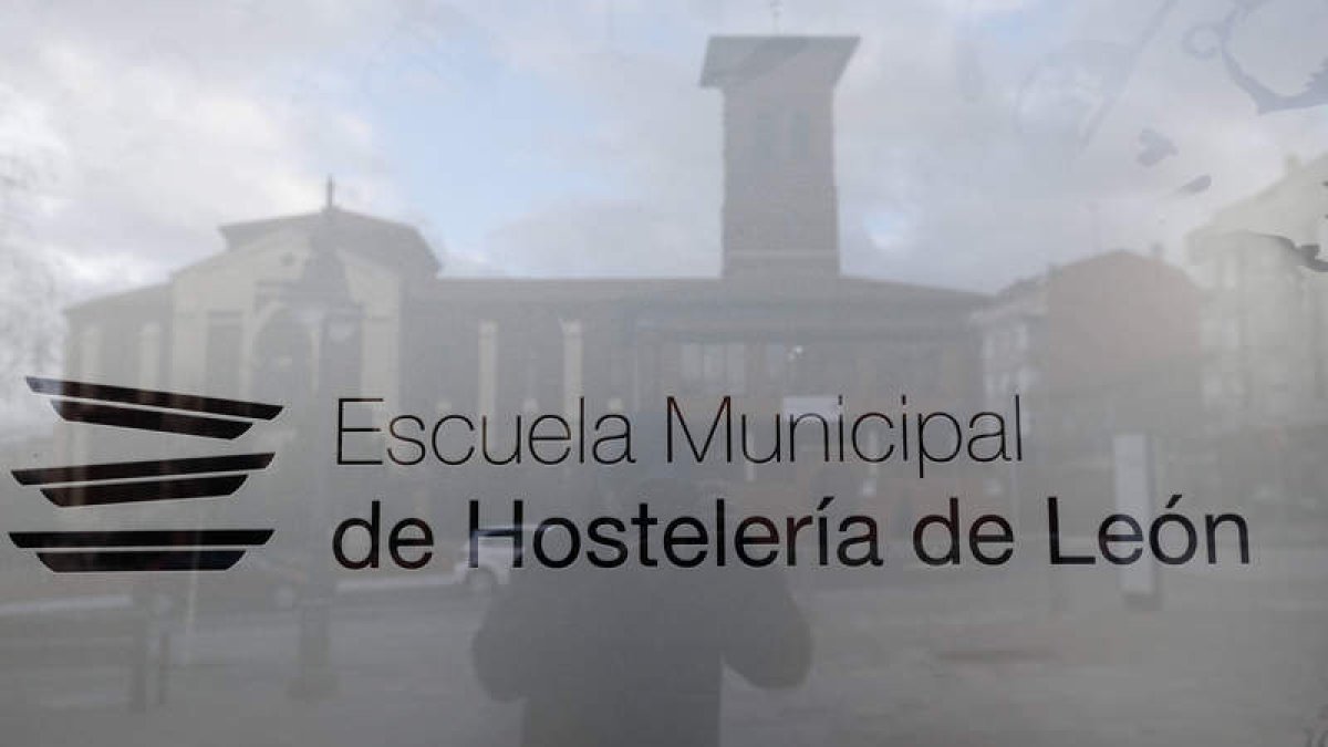 La escuela duplicará el número de alumnos formados. JESÚS F. SALVADORES
