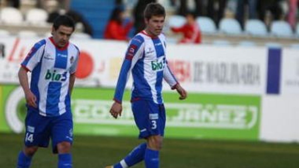 Mandi (d) no formará junto a Jonathan Ruiz este año.
