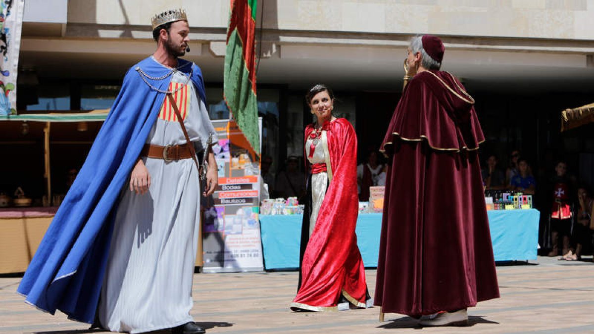 El Batallador, doña Urraca y el obispo Gelmírez discuten antes de la batalla. SECUNDINO PÉREZ