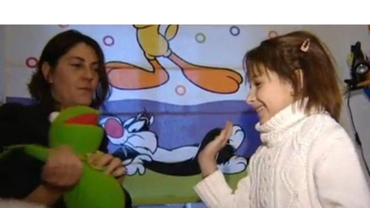 Nadia Nerea y su madre, en una imagen de 'Espejo Público'.