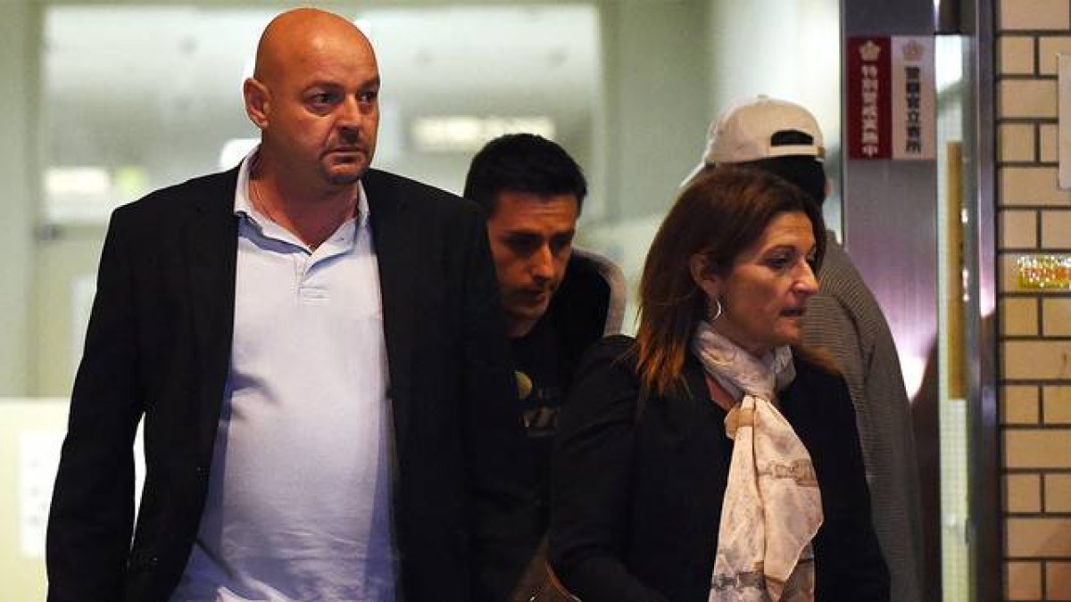 Los padres del piloto Jules Bianchi, Philippe y Christine, a su llegada al hospital de Yokkaichi.