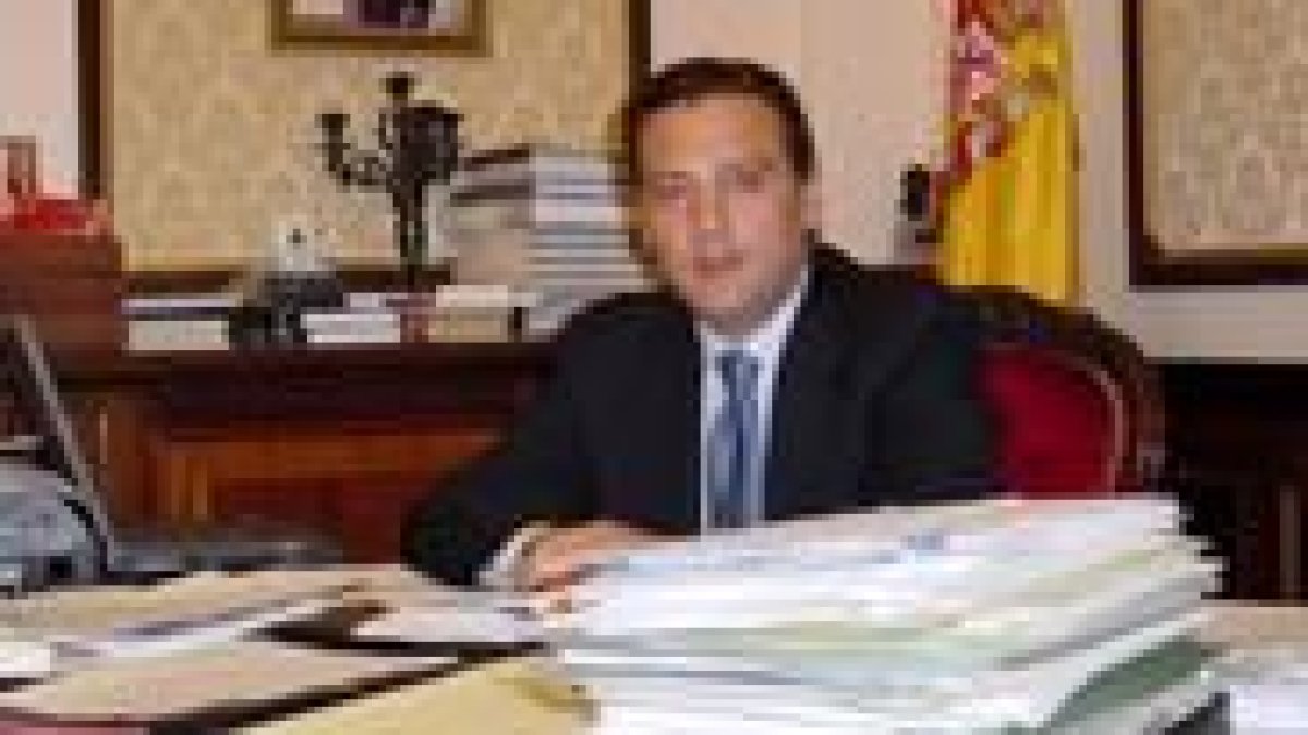 Alfredo Prada ofreció una conferencia en el Senado sobre el Estatuto