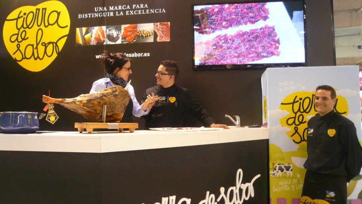 La presentación contó con demostraciones gastronómicas de la potencialidad de la Cecina de León Reserva.