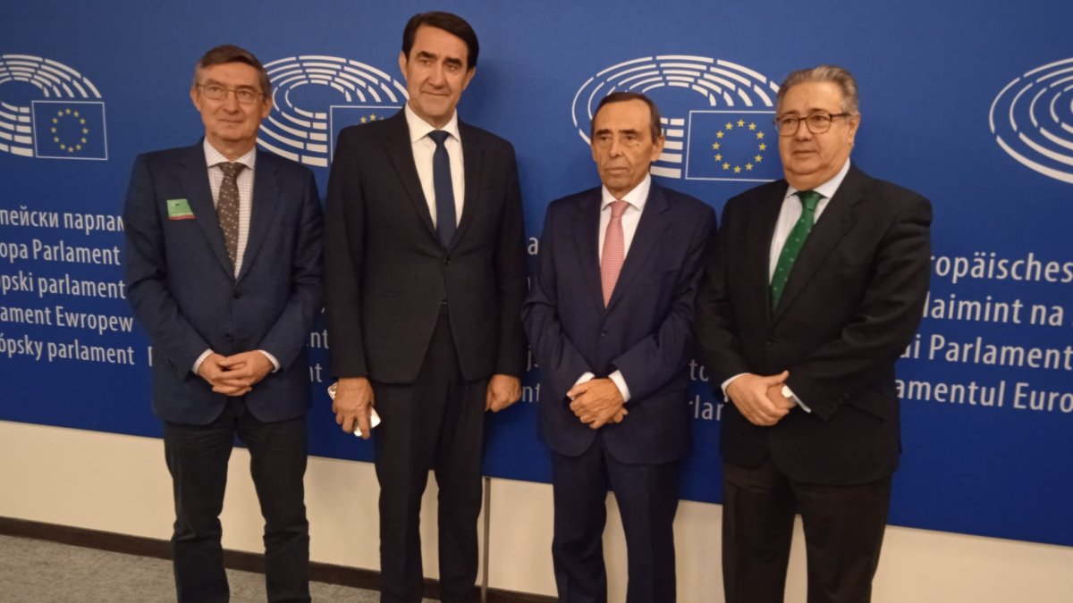 Suárez-Quiñones con Álvaro Amaro, Juan Ignacio Zoido y Arranz. JCyL