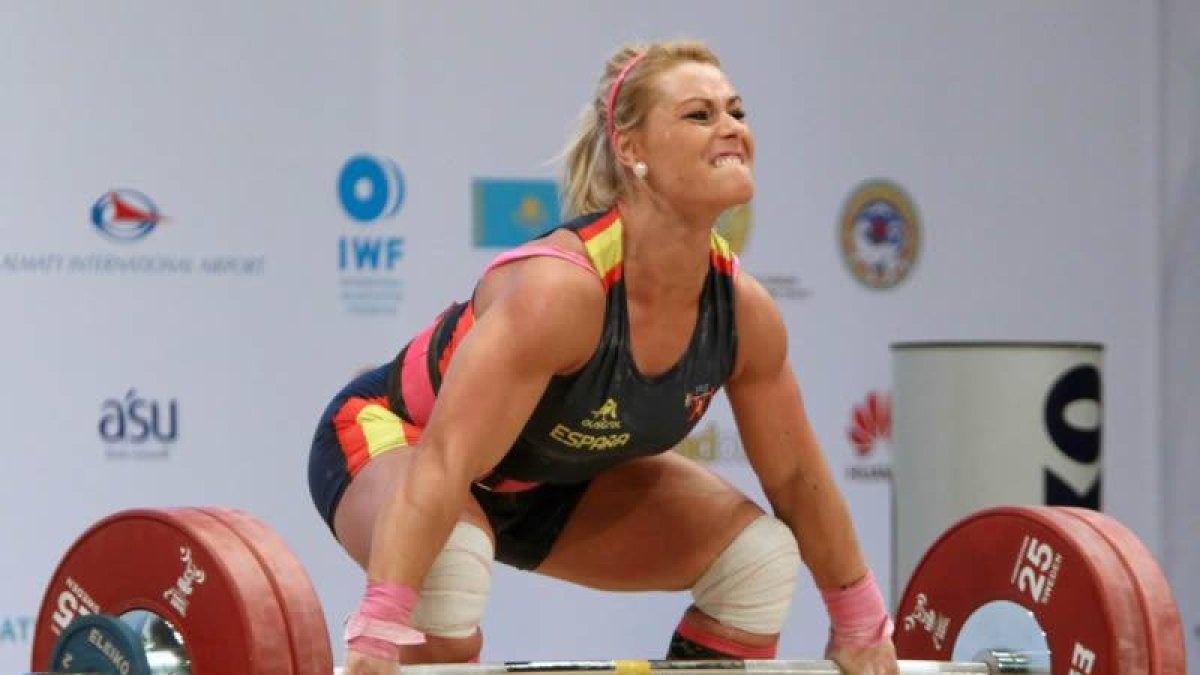 La haltera berciana pujó hasta el final por una medalla.