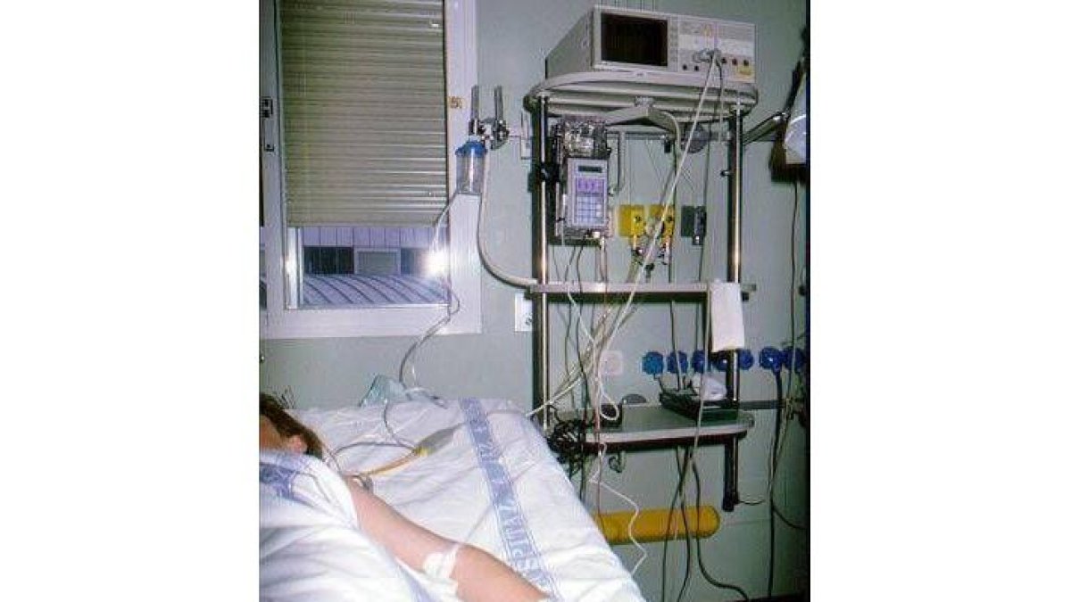 Tratamiento de un paciente en la unidad del dolor de un centro hospitalario