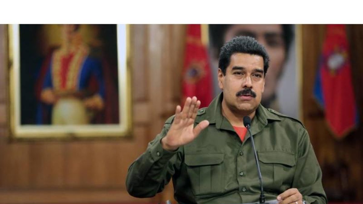 El presidente de Venezuela, Nicolás Maduro, durante una reunión con el alto mando militar en Caracas.