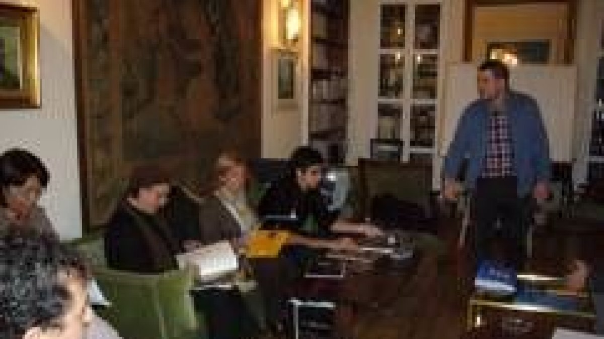 Aula de leonés en la Casa de León en Madrid, impartida por el asturiano Pablo Suárez