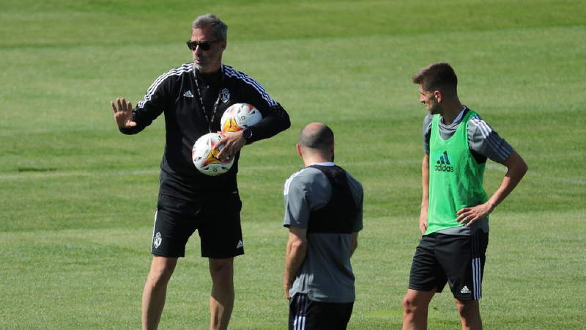 Jon Pérez Bolo en un entrenamiento de la Deportiva en la presente pretemporada. L. DE LA MATA