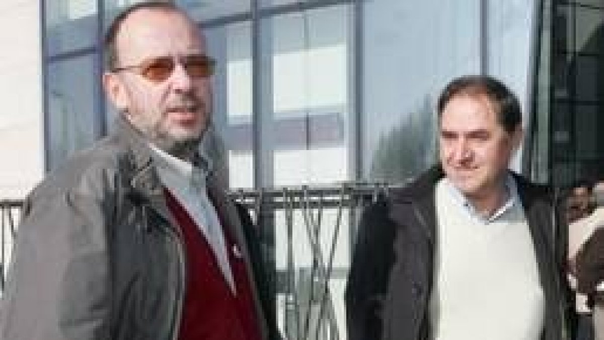 Ignacio Fernández y Arturo Fernández esperan a Herrera