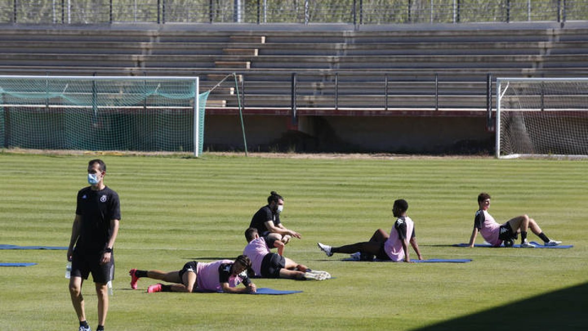 Primer entrenamiento de pretemporada de la Cultural. F. Otero Perandones.