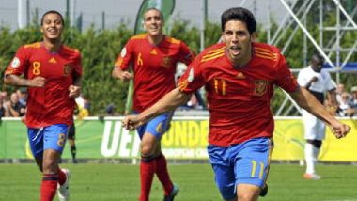 Dani Pacheco (d) es el actual pichichi del torneo.