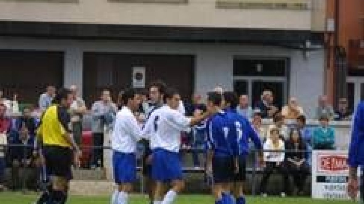 Problemas urbanísticos sólo hacen posible ampliar el terreno de juego por el fondo norte