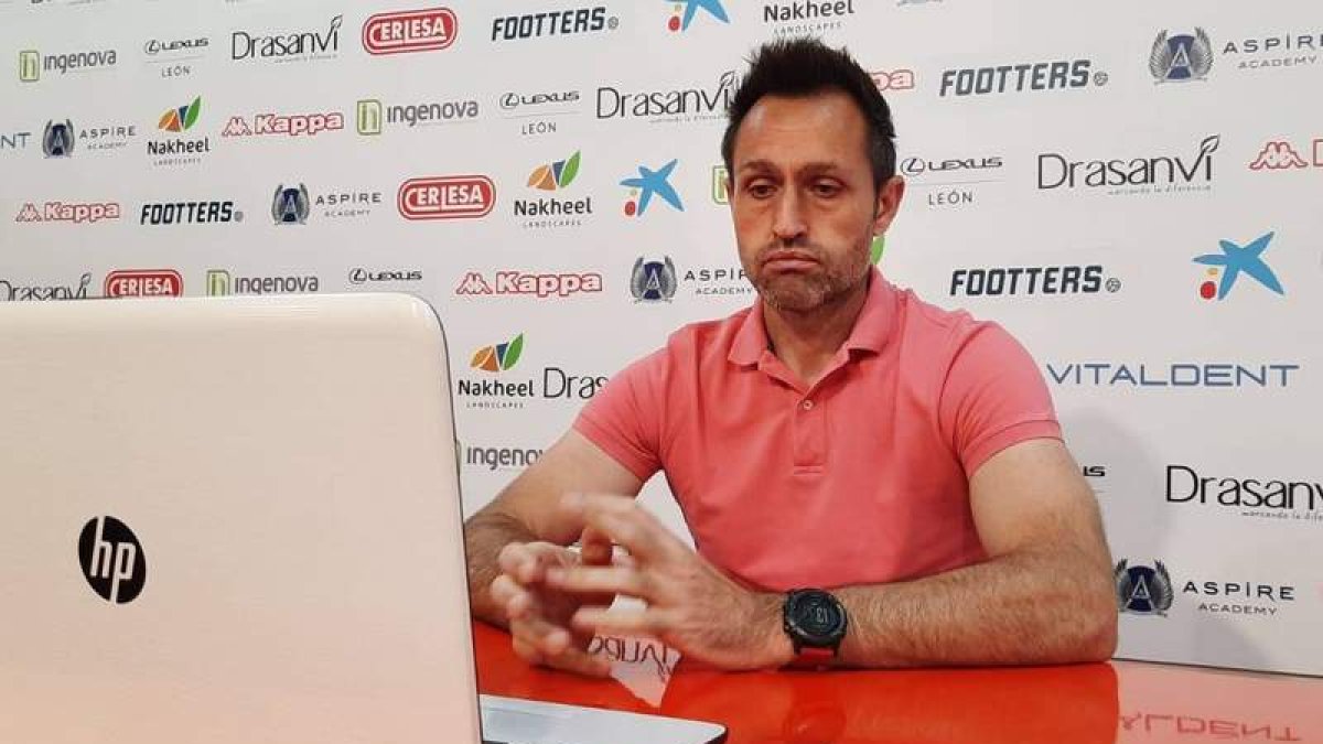 José Aira se muestra optimista de cara a que el equipo culturalista dispute el play off a Segunda. CYDL