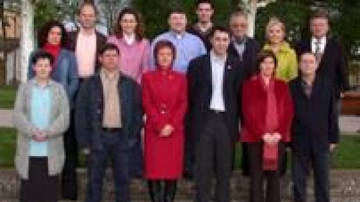 Los candidatos del PP para el Ayuntamiento de Valencia de Don Juan se presentaron ayer oficialmente