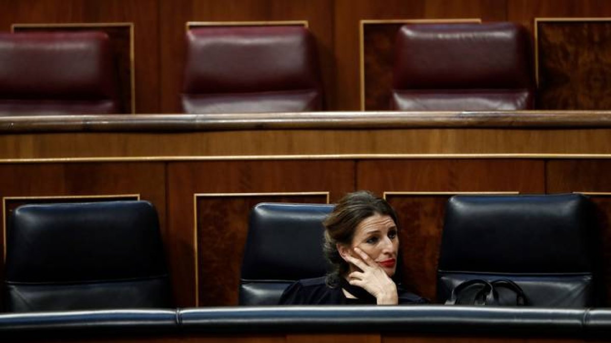 La ministra de Trabajo, Yolanda Díaz, al inicio del pleno. MARISCAL