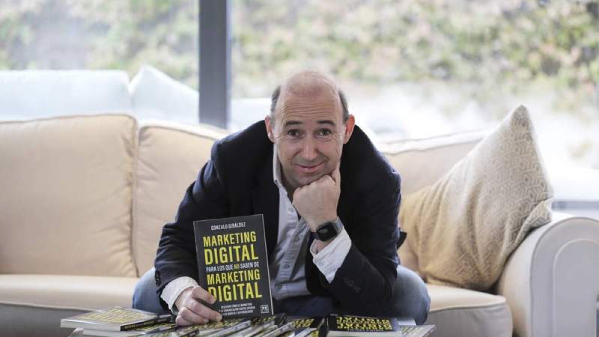 Doctor en Periodismo por la Complutense, Giráldez es experto en marketing digital. DL