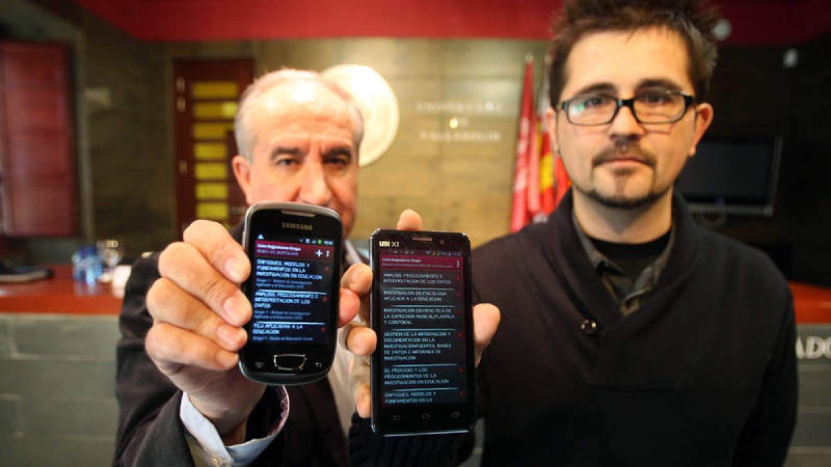 Javier Medina, jefe del Servicio TIC de la Universidad de Valladolid, y Javier Paredes, desarrollador de la aplicación.