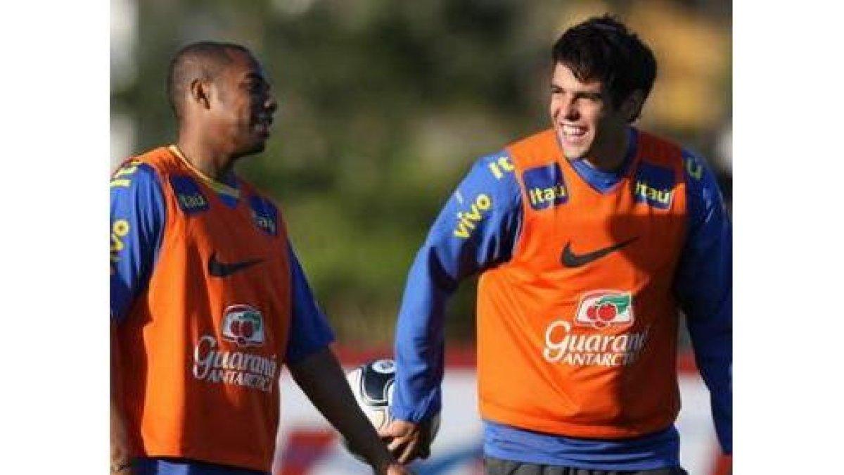 Silva, con la camiseta del Valencia que puede ser historia si finalmente ficha por el Madrid.