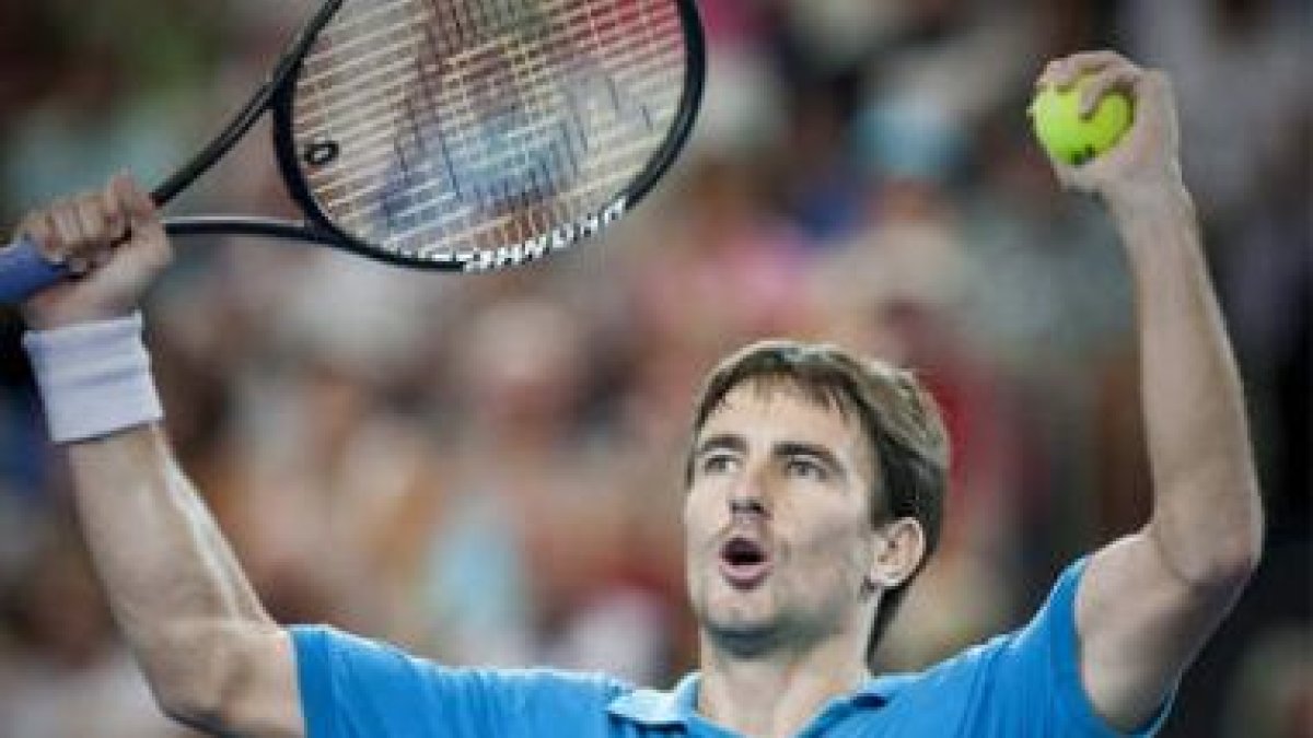 Tommy Robredo celebra su victoria ante John Isner.