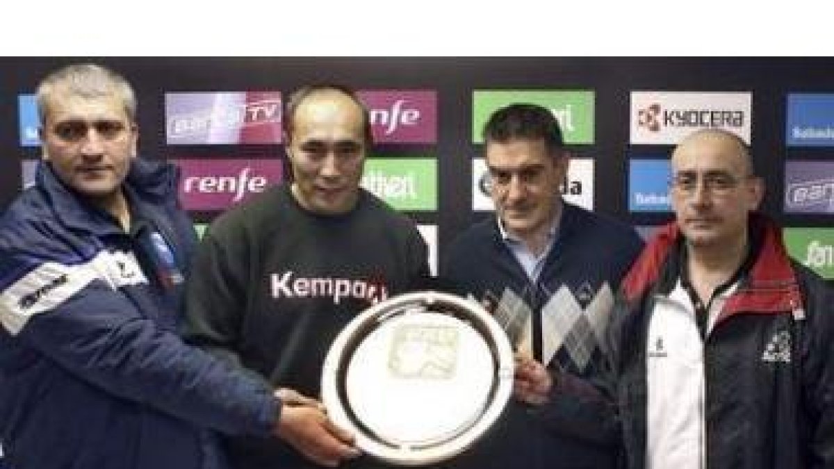 Los cuatro entrenadores de la Copa Asobal se han mostrado ambiciosos: todos quieren llevar el trofeo