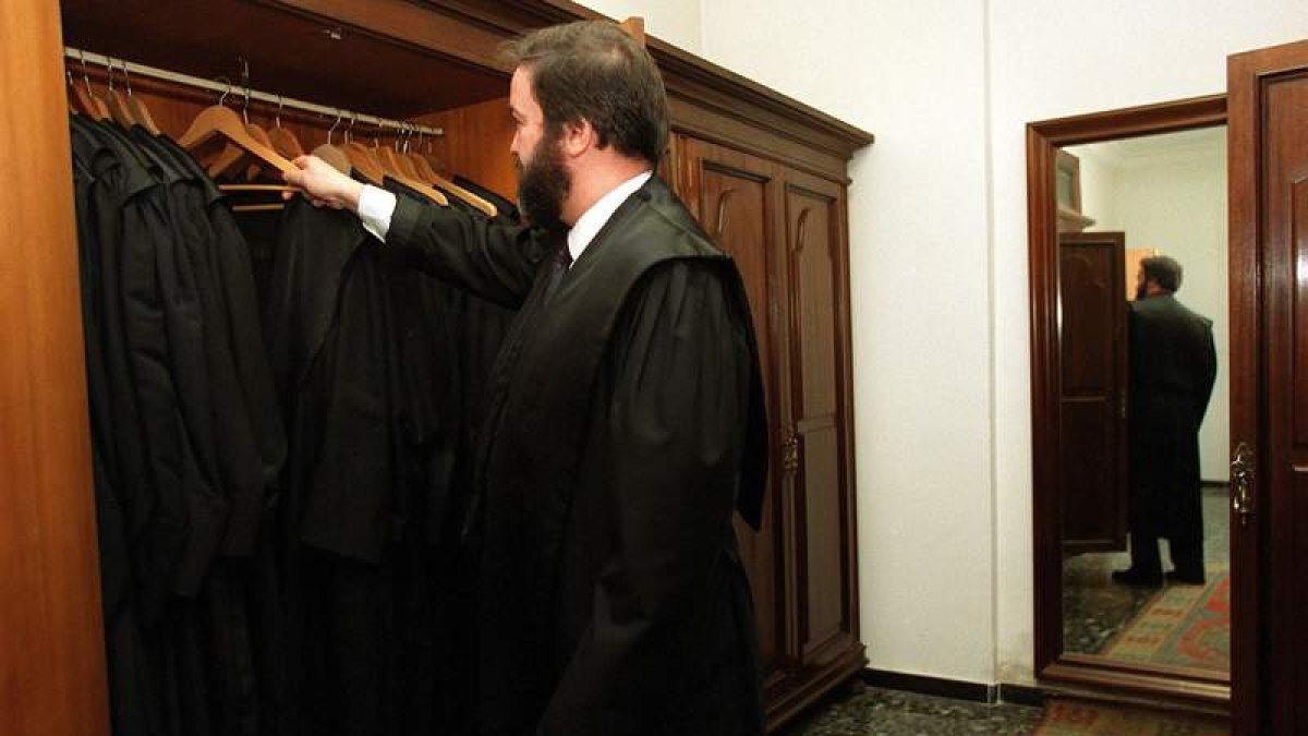 Los abogados de León piden más presupuesto para la plataforma de comunicación telemática. JESÚS F. SALVADORES