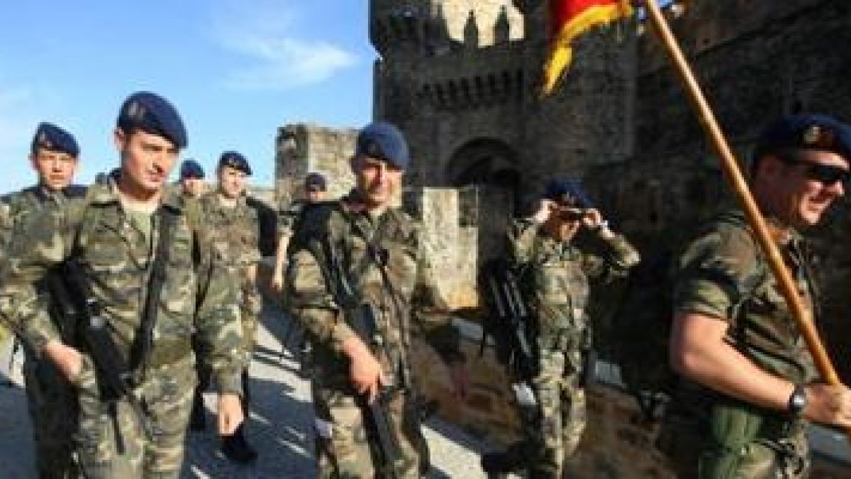 La expedición de la Guardia Real que pretende realizar el Camino de Santiago